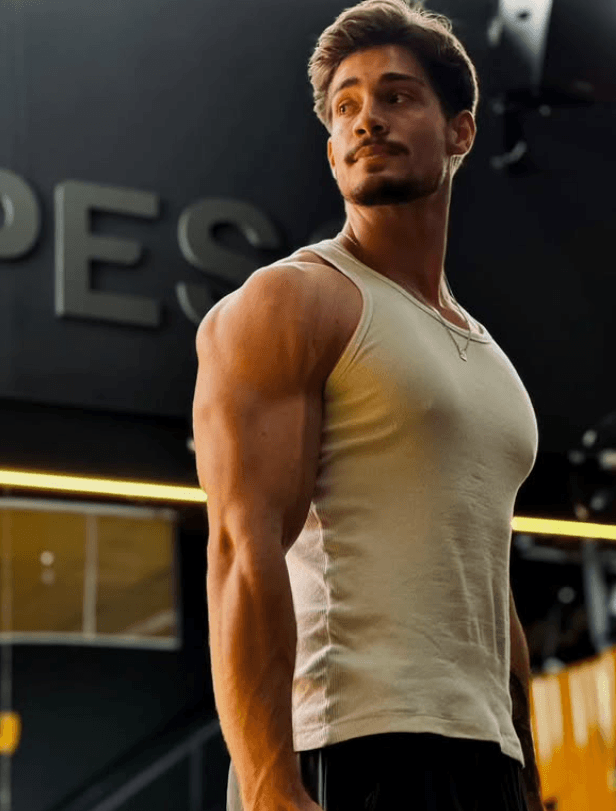 Vini Risso — personal trainer em Londrina especializado em hipertrofia